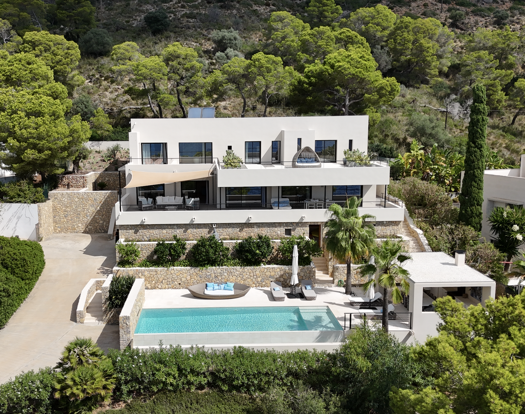 Luxurious villa with stunning sea views – Costa de los Pinos