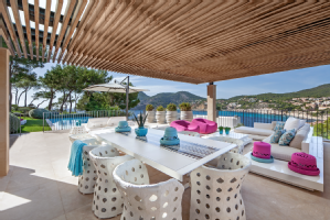 Charming Villa with views over the bay of Camp de Mar