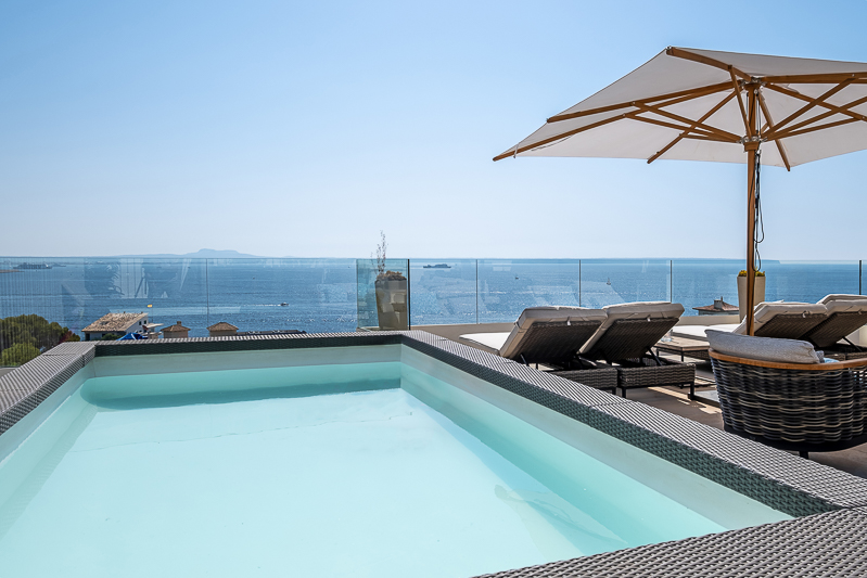 Penthouse with fantastic sea views in Illetas