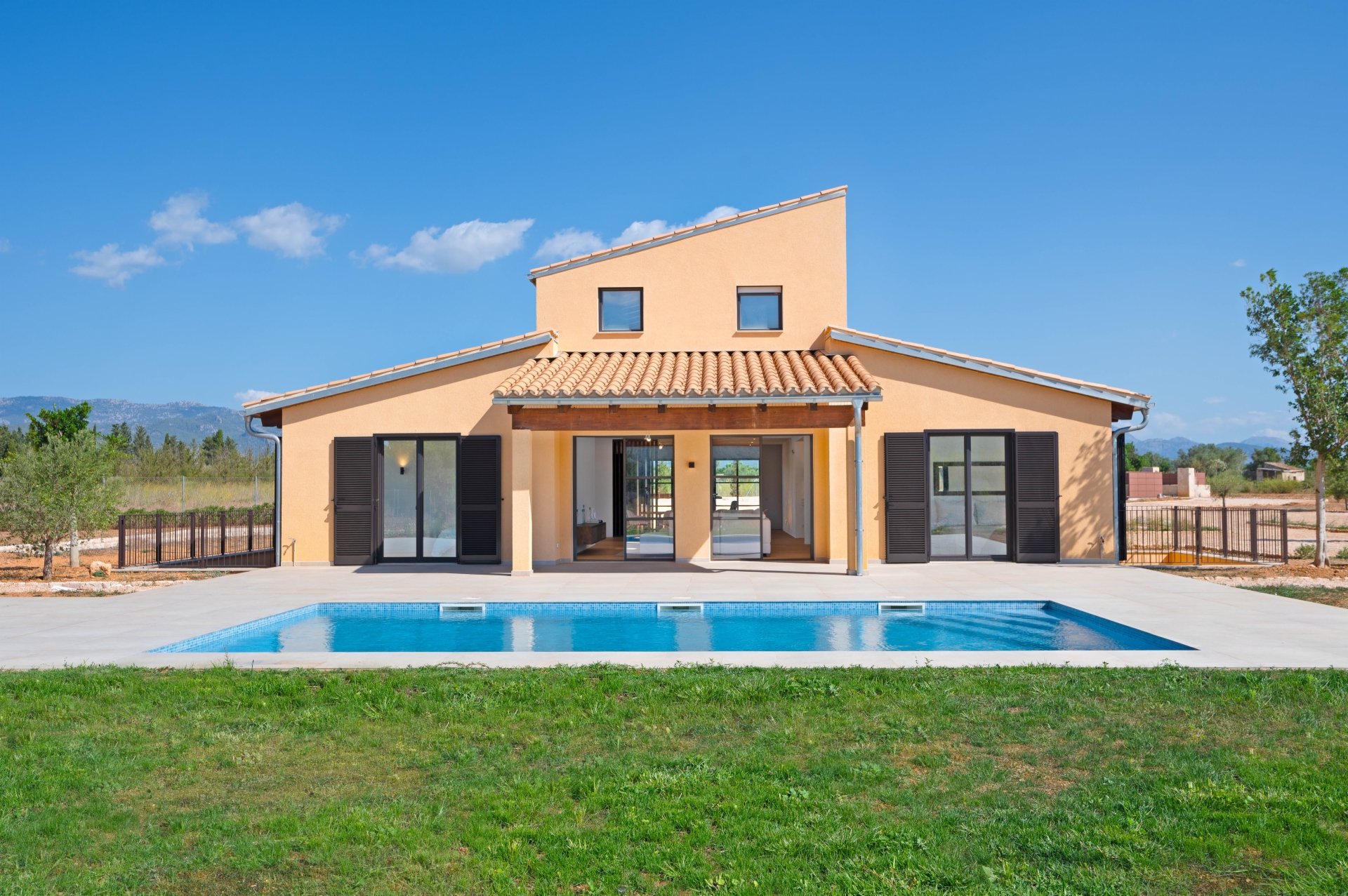 Impressive finca with unrivalled views of the Tramuntana mountains in Santa Maria del Cami