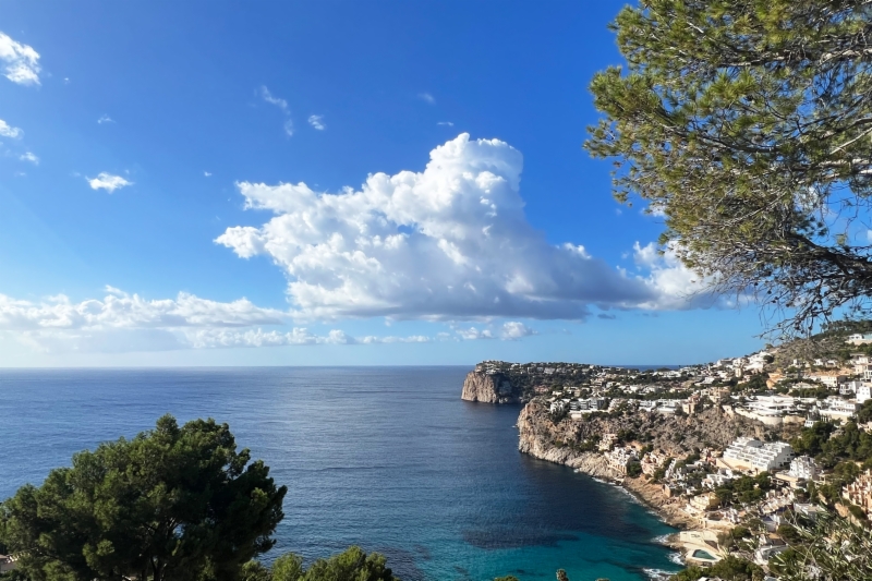 Attraktives Baugrundstück mit sensationellem Meer- und Panoramablick in Puerto Andratx